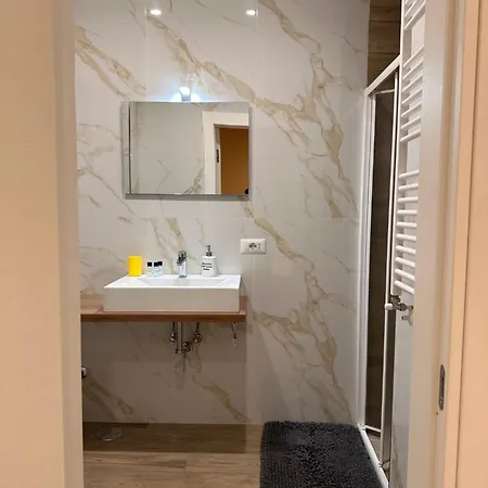 Binario 56 לינה וארוחת בוקר