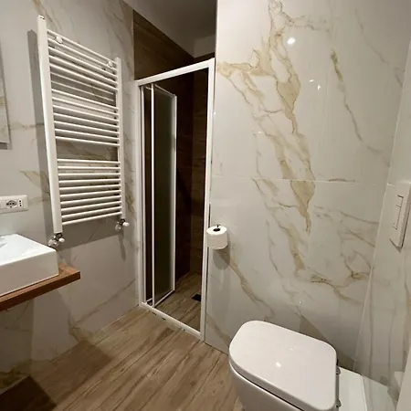 Alojamento de Acomodação e Pequeno-almoço Binario 56 4*